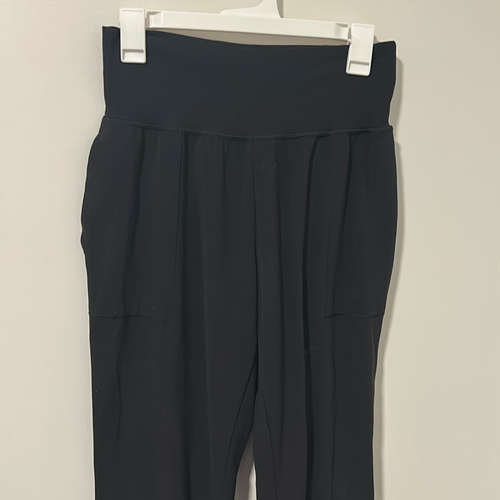 Athleta Salutation Jogger in Powervita Travel Hike Athletic Comfy Size MP